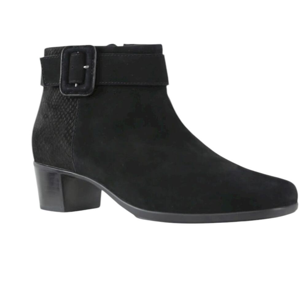 Munro Callie Water Resistant Black Booties – Sz 9.5W